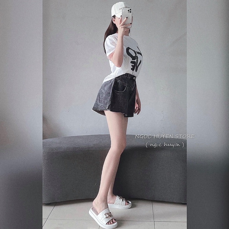 Áo phông chữ LOVE TT