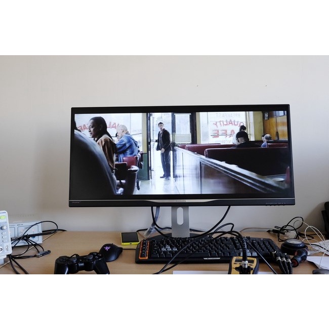 Màn Hình Máy Tính Philip 34 inch 21:9 ultrawide chân hơi cao cấp
