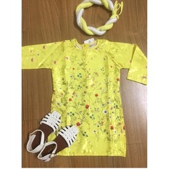 Áo dài mẹ con màu vàng