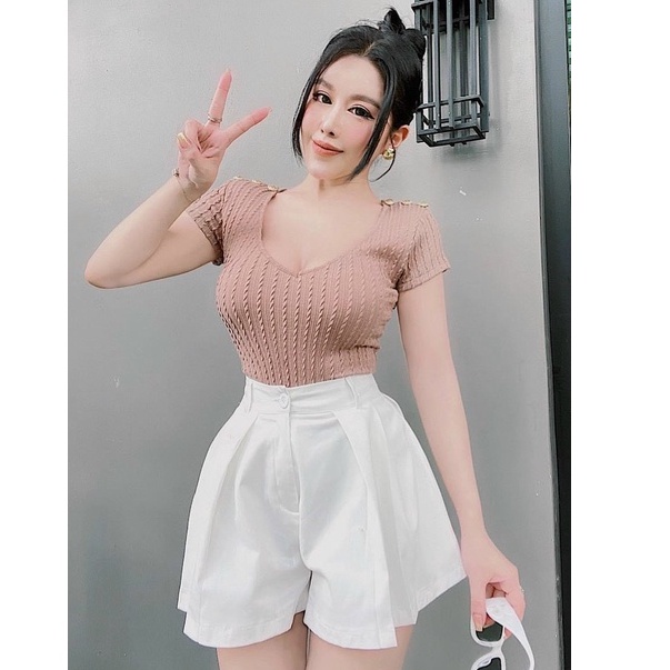 Áo kiểu xốp cổ tim tay ngắn đính nút trên vai cực xinh , chất thun xốp mềm mát
