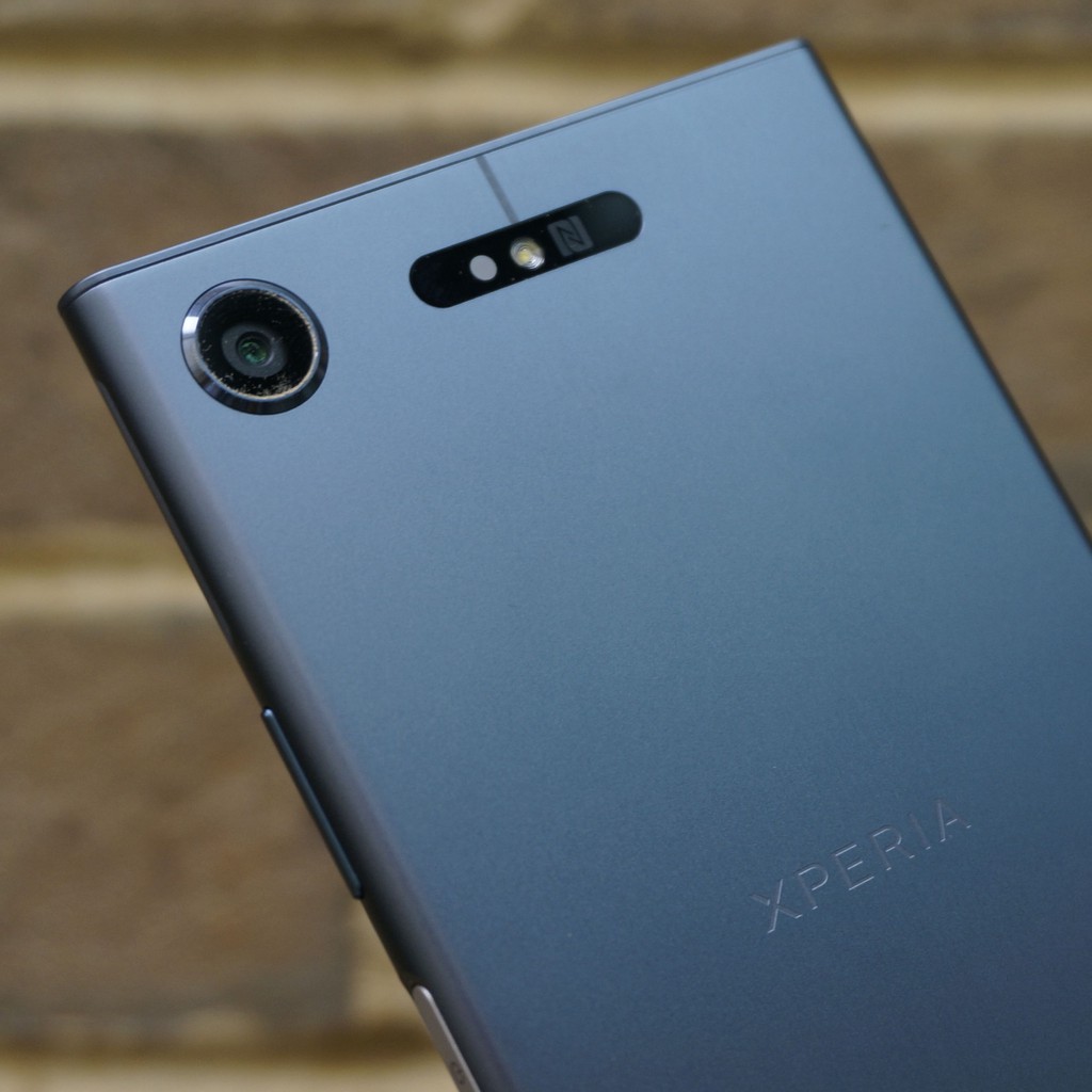 Camera sau cho Sony Xperia XZ1