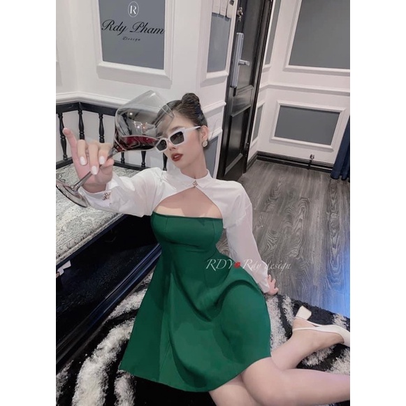 váy khoét ngực tay phối sơ mi
