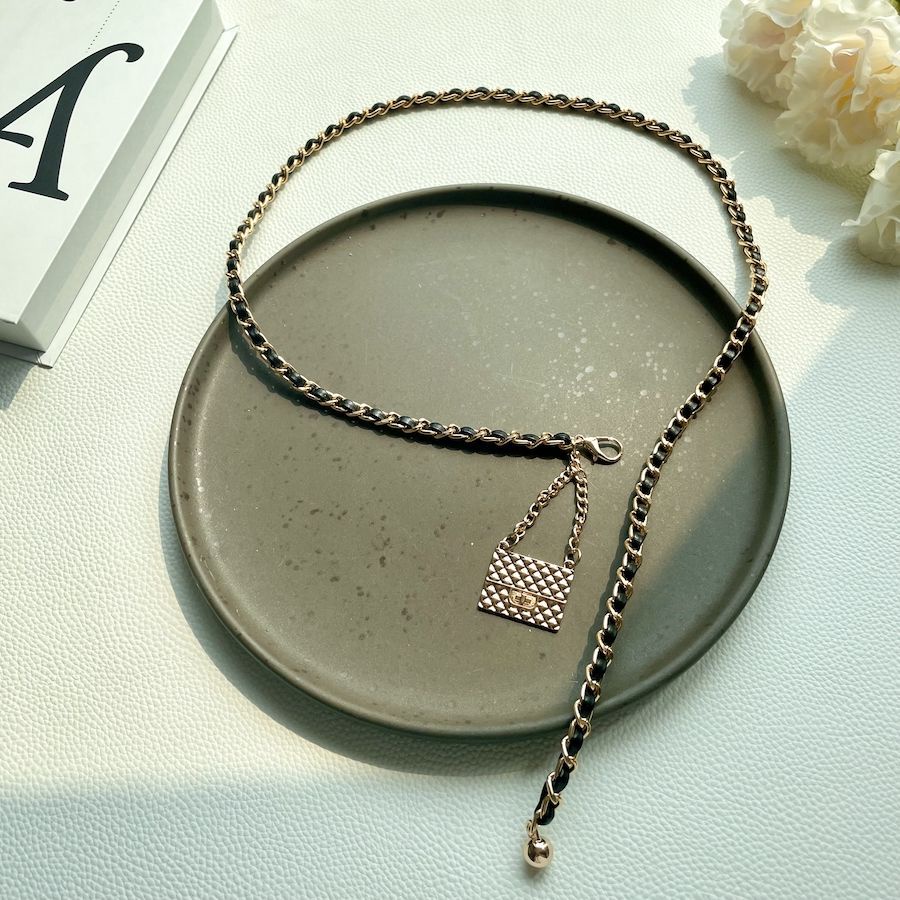 Thắt lưng kiểu dây xích mỏng dễ phối đồ phong cách sành điệu thời trang cho nữ