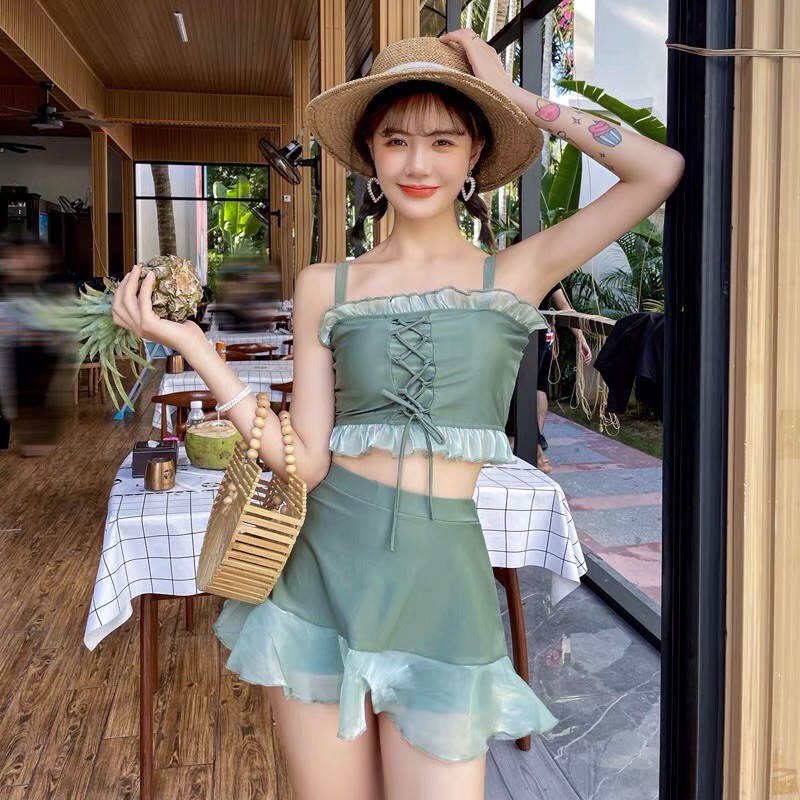 bikini viền bèo đan ngực dáng váy