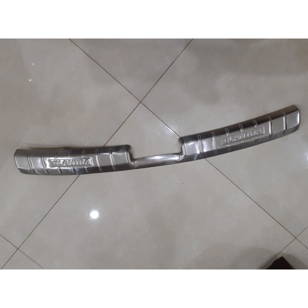 Chống trầy cốp trong inox cho xe Hyundai Elantra đời 2016-2018