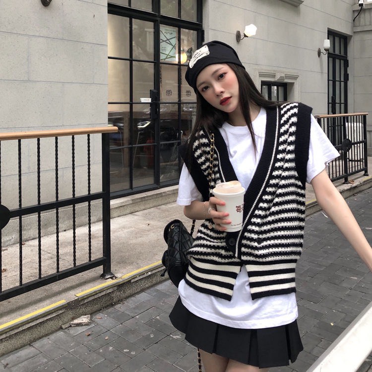 Áo Gile Len Nữ Họa Tiết Kẻ Sọc, Áo Len Gile Mỏng Cúc Sọc Ngang Hình Sóng Hàng Quảng Châu