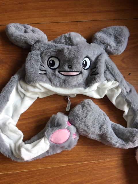 Mũ tai thỏ bóp là vểnh tai