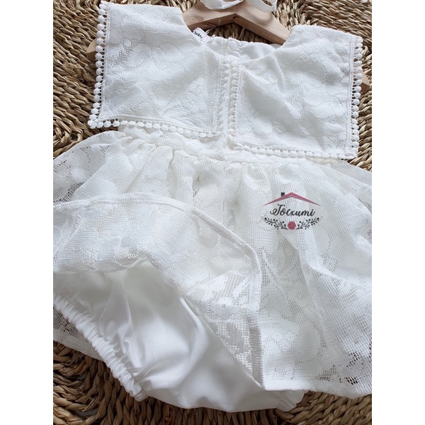 Body váy ren trắng cổ vuông viền ren bi cao cấp - Tocxumi