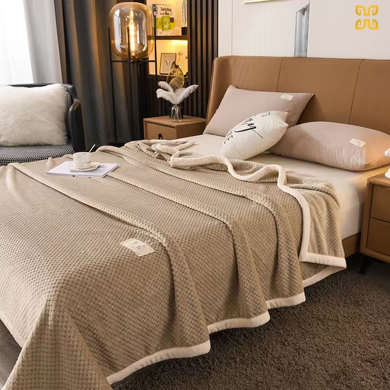 Chăn lông thỏ Dior nhập khẩu kích thước 2m3x2m , Mền nỉ nhung tuyết chất liệu mền mịn mẫu mới 2022