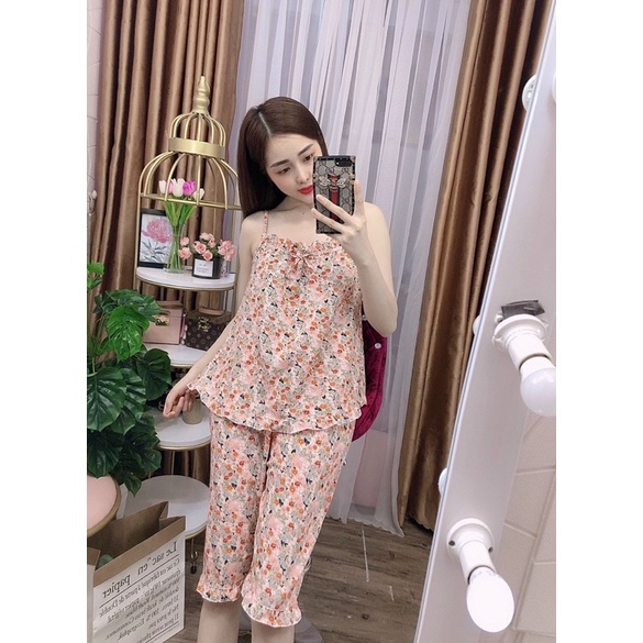 sét đồ bộ mặt nhà đi chơi chất satin mềm mịn.from thoải mái.hoạ tiết bông nhí dễ thương áo 2 dây quần lửng
