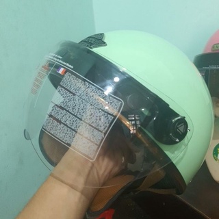 Kính B1 gắn nón bảo hiểm