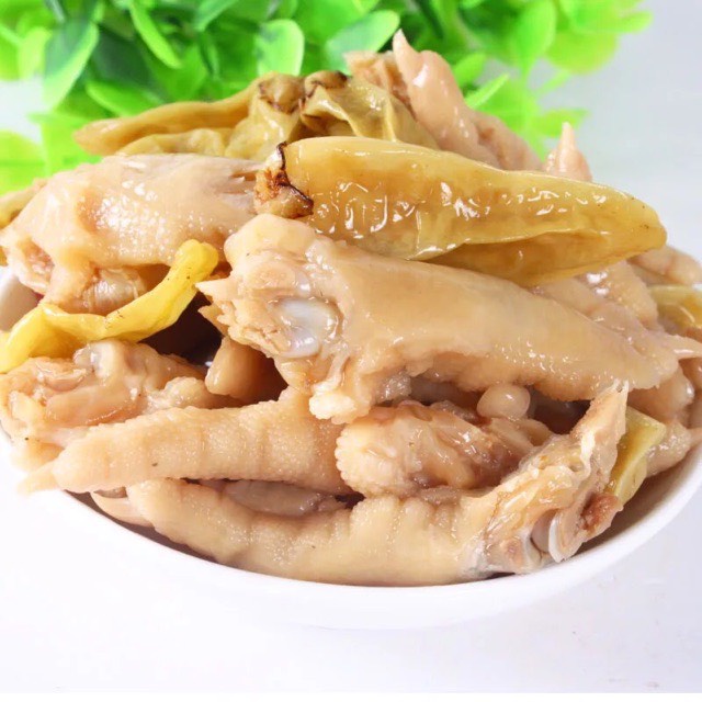 Chân gà muối ớt xanh YUYU, chân gà ăn vặt