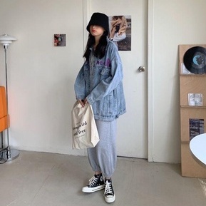 Áo khoác denim dáng rộng thêu họa tiết phong cách phương tây Hàn Quốc cho nữ