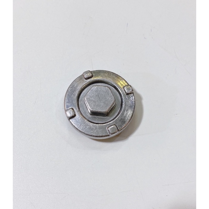 Ốc xả nhớt xe exciter150 có nam châm hút cặn kim loại