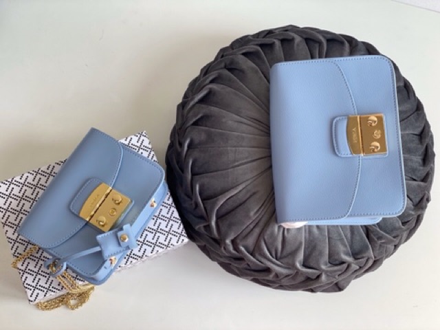 𝐓𝐮́𝐢 furl@ metropoli đeo chéo khoá vuông