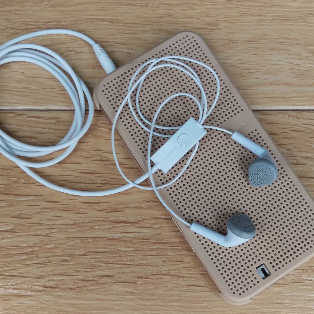 Tai nghe nhét tai Galaxy J5 Pro