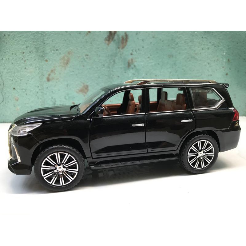 Mô hình xe ô tô  LEXUS LX570 2020 1:24