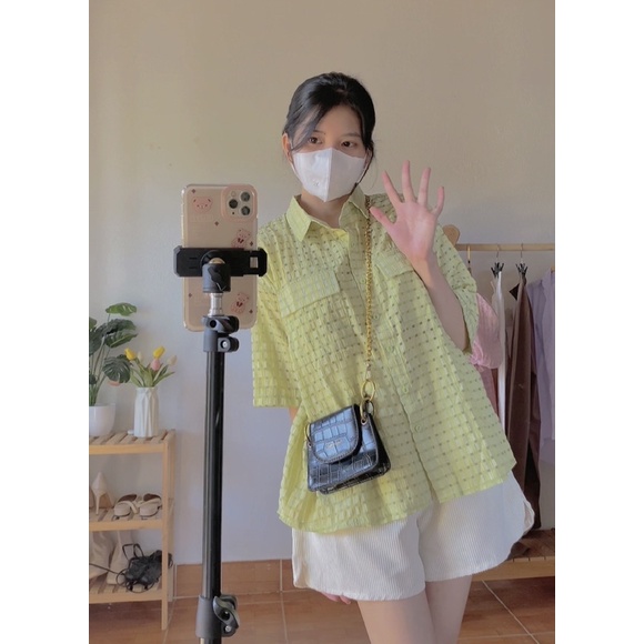 Set áo caro quần short kem