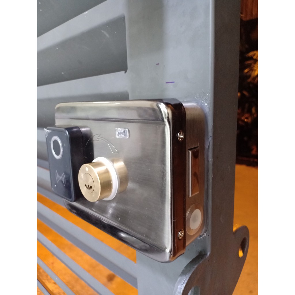 KHÓA 2 MẶT VÂN TAY G02 , mở bằng: từ xa bằng điện thoại, vân tay, mã số, thẻ từ và remote