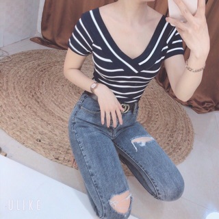 Áo thun cổ tim trước sau trơn + sọc