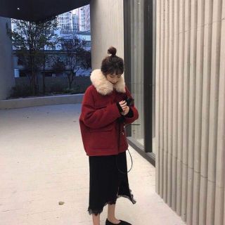 Áo dạ đỏ cổ lông