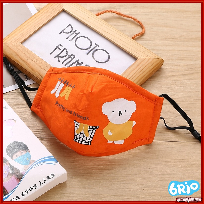 Khẩu trang vải cho bé có nút điều chỉnh quai, tặng kèm 2 miếng than hoạt tính