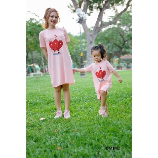 [Mẫu Siêu Đẹp]  Đầm Suông Mẹ Và Bé In Hình Hai Trái Tim Cực Xinh - DMB02
