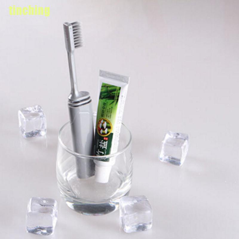 Bàn Chải Đánh Răng Mềm Gấp Gọn Tiện Lợi