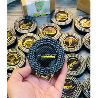 Ốp chụp nắp Xăng Carbon CNC, có lớp tem nổi trên nắp sắc nét.