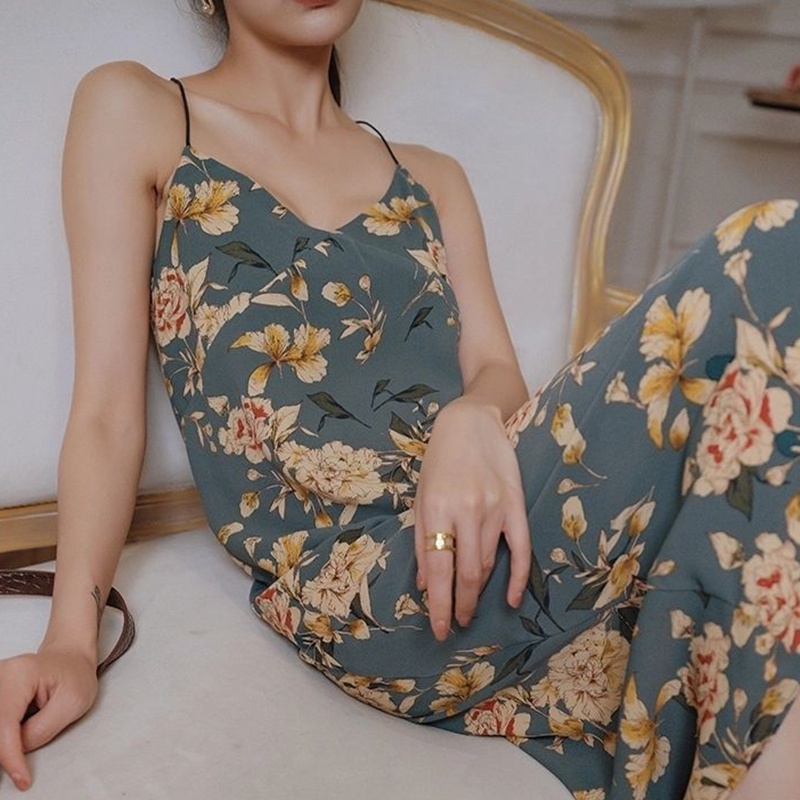 Đầm dài IELGY không tay cổ chữ V thời trang dành cho nữ