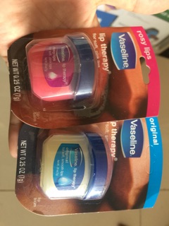 DƯỠNG MÔI HỒNG SỈ 20K