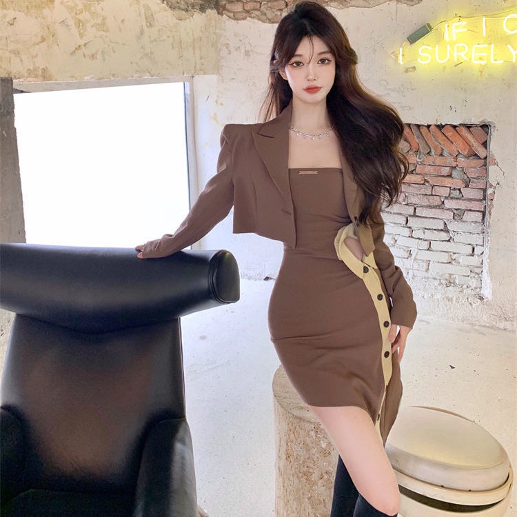 Bộ đầm ngắn và áo khoác vest phong cách mùa thu 2021 mới cho nữ