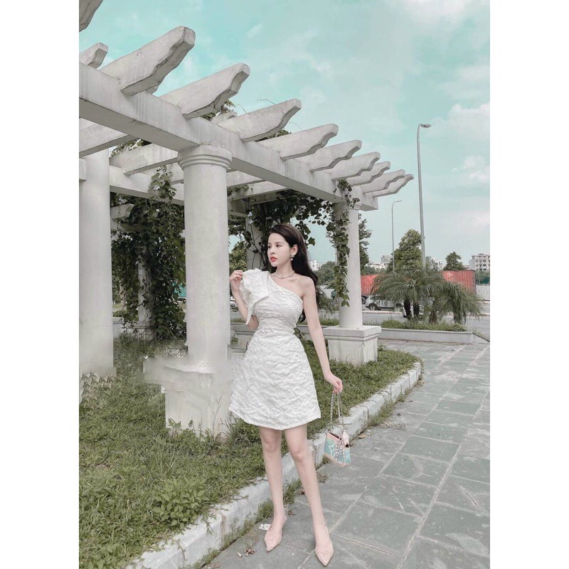 ANH THAT &amp; VIDEO THAT 1000%  ĐẦM XOÈ GẤM LỆCH VAI