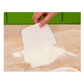 Dụng cụ vét bột ,cắt bột làm bánh