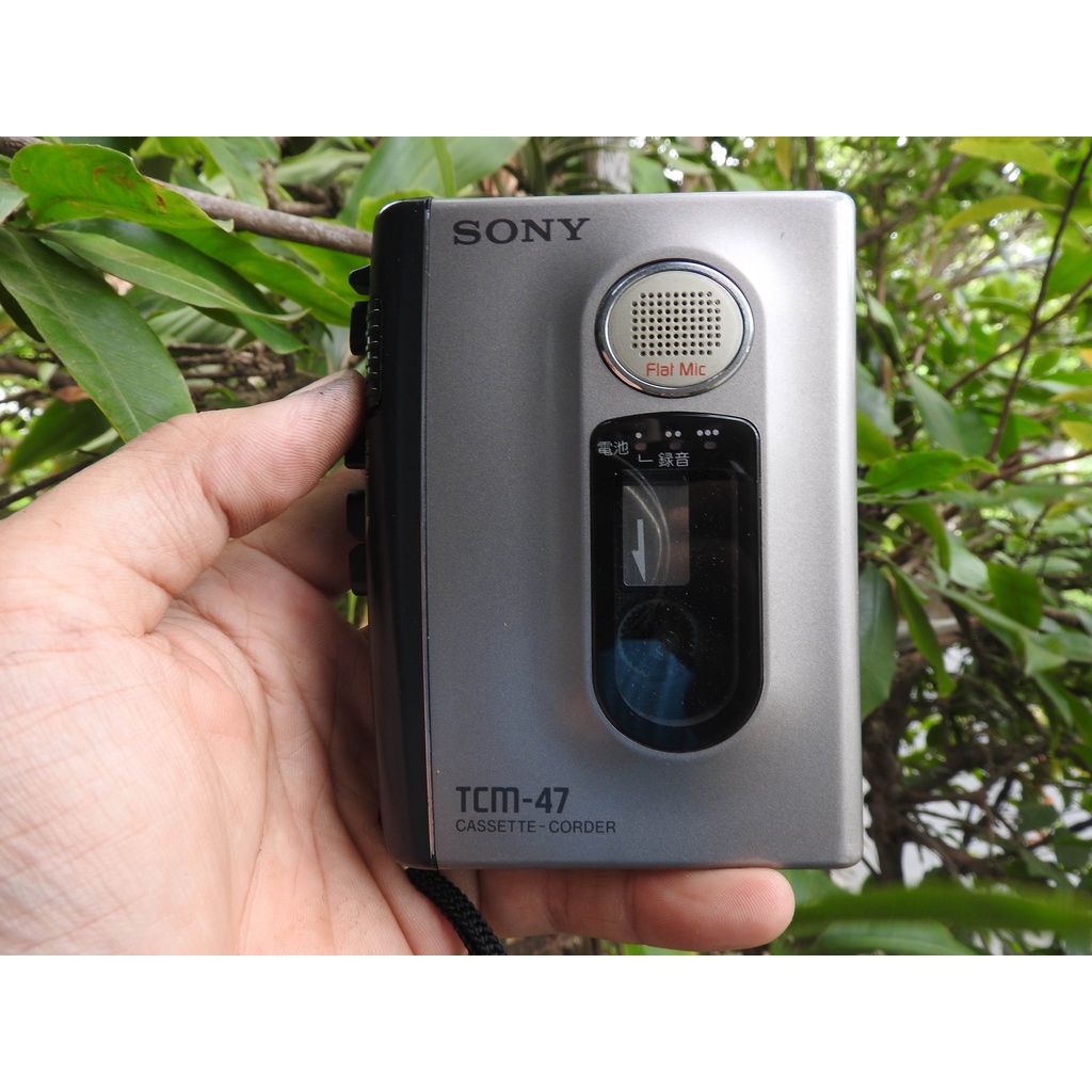 Máy nghe nhạc Cassette Sony TCM-47 loa ngoài loại loa lớn máy có khá đẹp màu vàng hồng