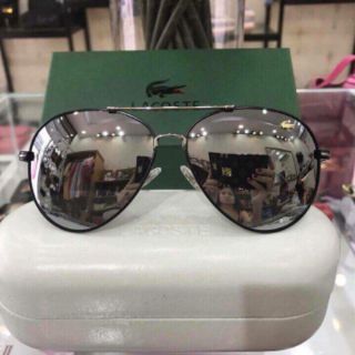 Kính Lacoste