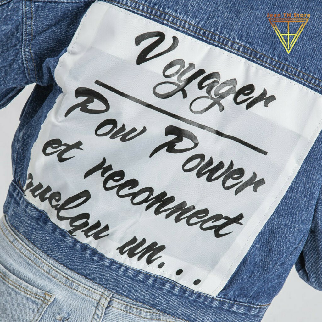 Áo khoác jean nữ phối chữ Voyager, áo bò nữ thời trang cá tính