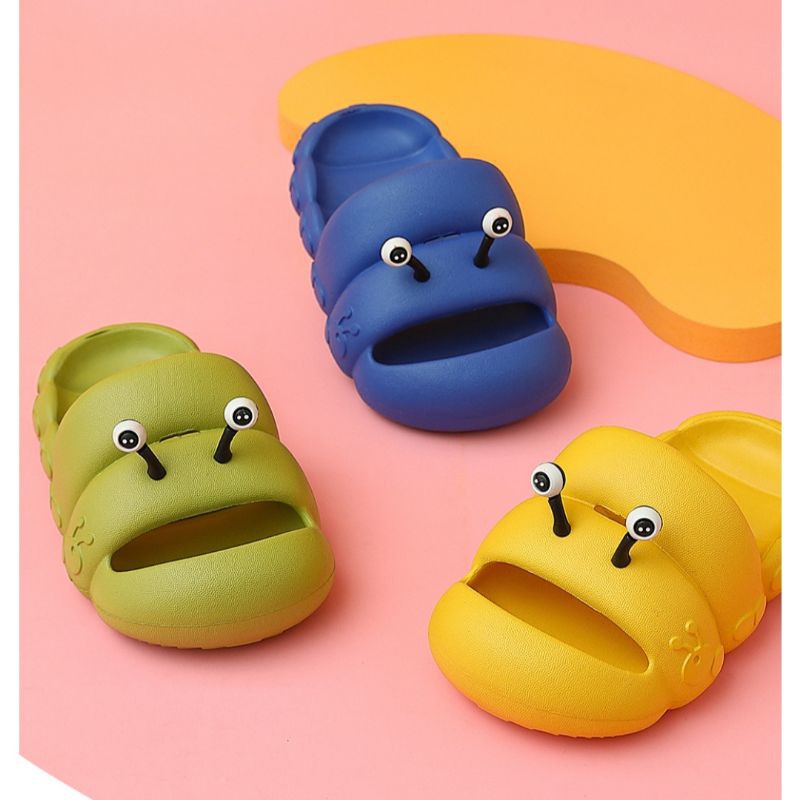 Dép con sâu bướm đáng yêu cho bé trai gái