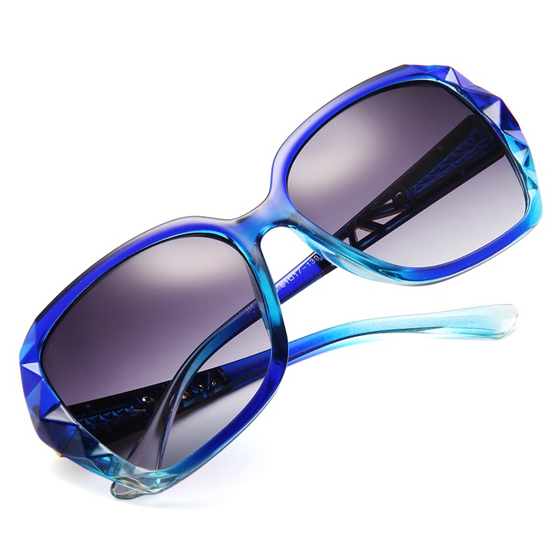 Kính râm gọng nhựa bản to thời trang dành cho bạn nữ