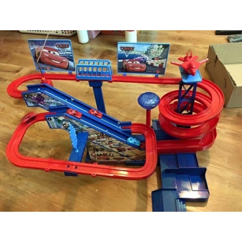 bộ đồ chơi đường đua siêu tốc lightning McQueen siêu đẹp có nhạc đèn