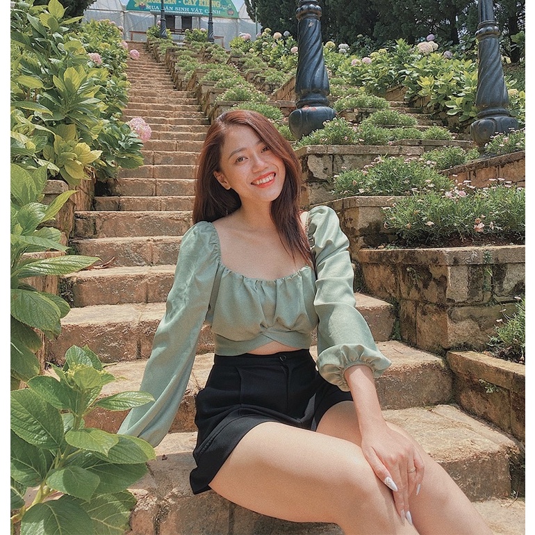 Áo croptop tay phồng nhún ngực REVER CLOTHINGS Molly Top