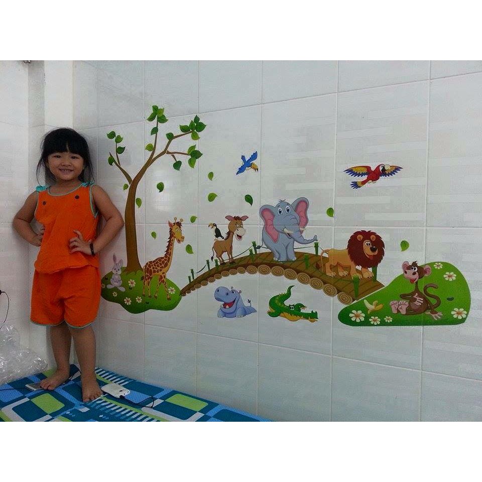 Decal dán tường mẫu kết hợp thú qua cầu và vườn khỉ
