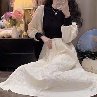 Đầm đen trắng phối len dáng xoè