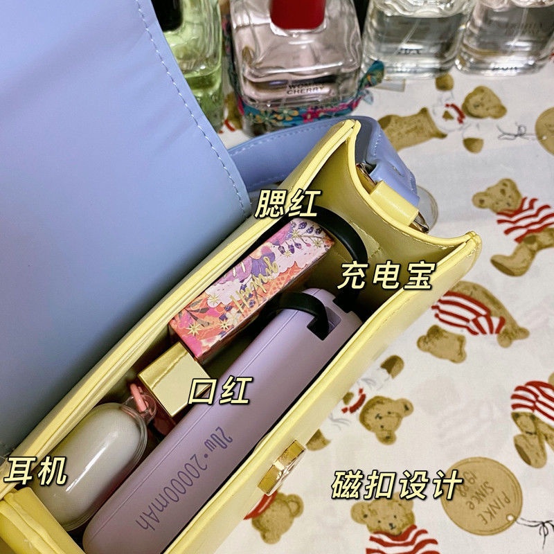 Túi Xách Đeo Vai Hình Yên Ngựa Ngăn Chứa Rộng Thời Trang Nữ