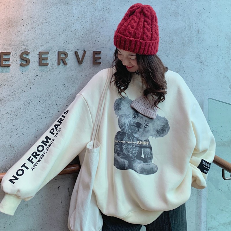 Áo sweater nữ form rộng dài HÌNH GẤU màu trắng sữa chất đẹp hàng quảng châu BST áo thu đông unisex Ulzzang 2022