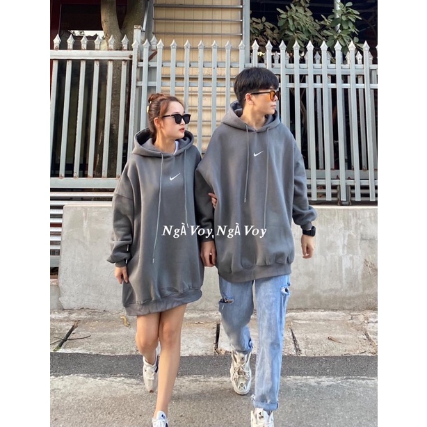 Áo hoodie thêu nai có túi