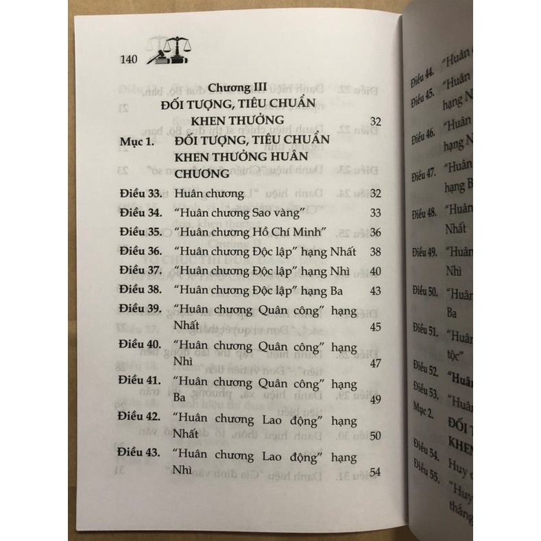 Sách Luật thi đua, khen thưởng năm 2022