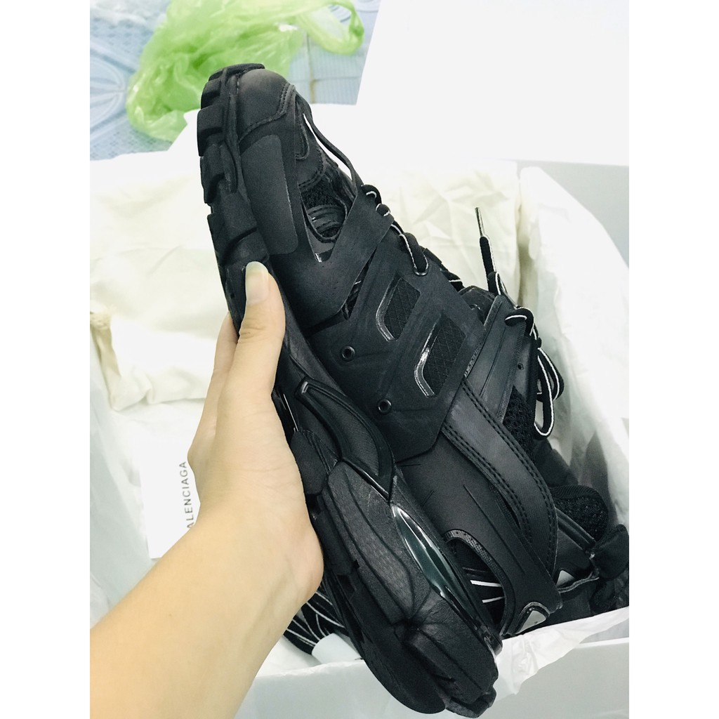 giày thể thao đen ( ảnh chụp tại shop) | BigBuy360 - bigbuy360.vn