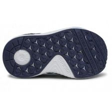 Giày sneakers xuất Nga