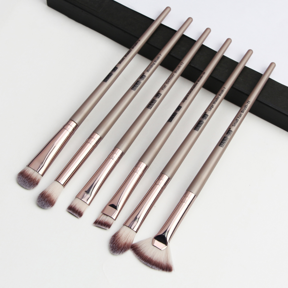 [Hàng mới về] Set 6 cọ trang điểm chuyên nghiệp
